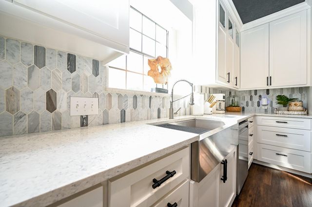 13606 Champions Centre Drive, Houston, TX 77069