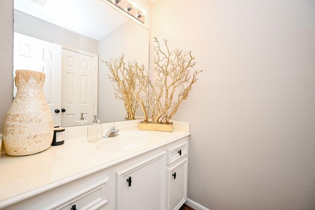 13606 Champions Centre Drive, Houston, TX 77069