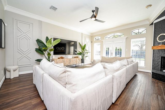 13606 Champions Centre Drive, Houston, TX 77069