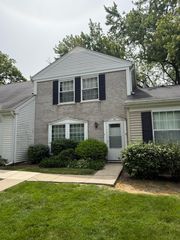 32 Bright Oaks Circle 1, Cary, IL 60013