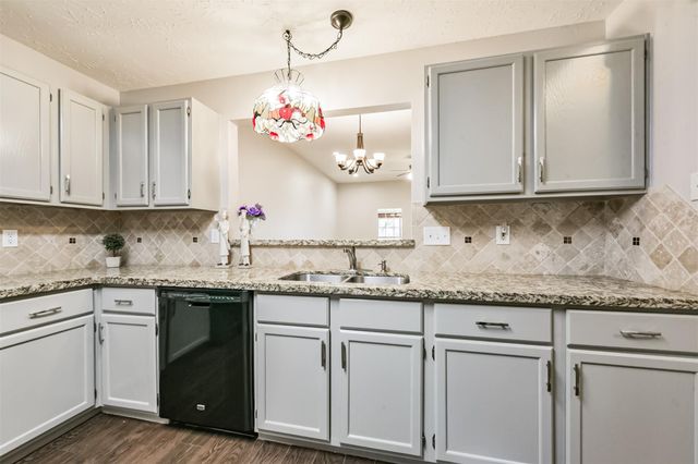 3013 Flower Field Lane 4, Pearland, TX 77584