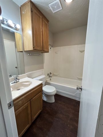 4916 Brianhill Drive B, Fort Worth, TX 76135