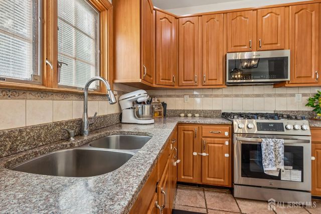 489 Plainfield Road, Edison, NJ 08820