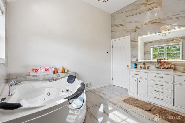 489 Plainfield Road, Edison, NJ 08820