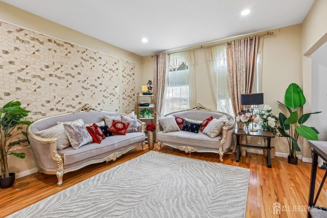 489 Plainfield Road, Edison, NJ 08820