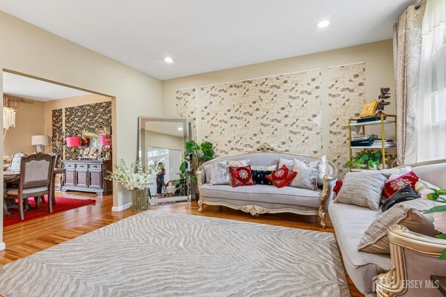 489 Plainfield Road, Edison, NJ 08820