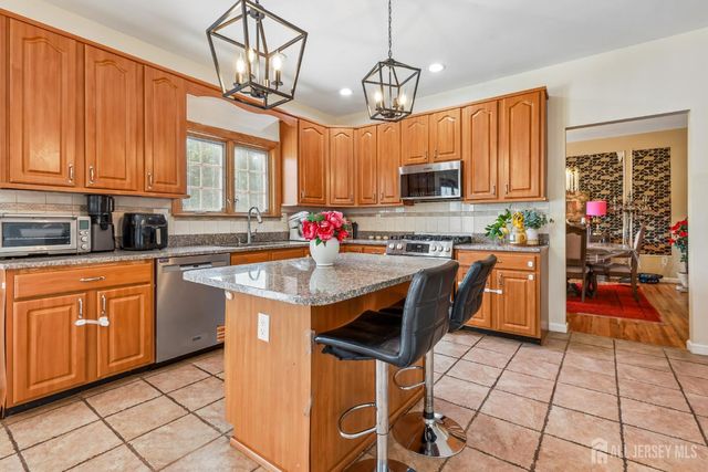 489 Plainfield Road, Edison, NJ 08820