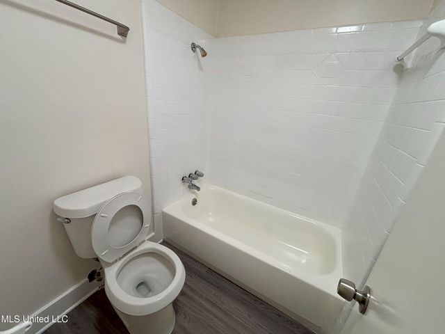 1158 Greenbriar Street, Jackson, MS 39211