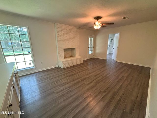 1158 Greenbriar Street, Jackson, MS 39211
