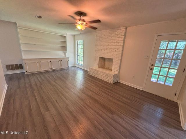 1158 Greenbriar Street, Jackson, MS 39211