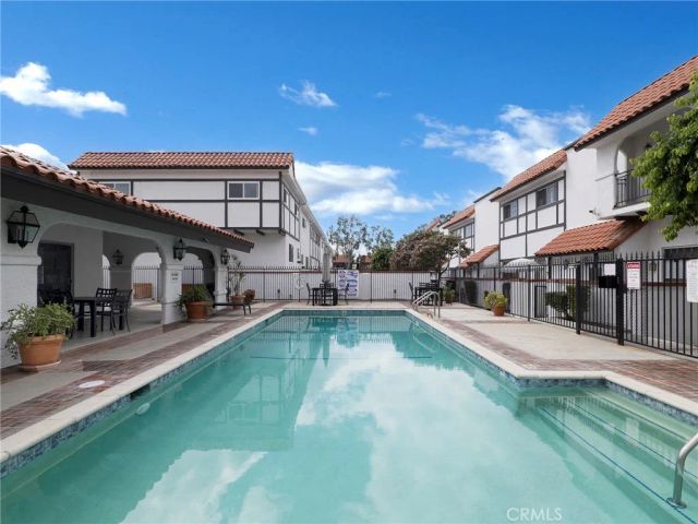 10030 Owensmouth 25, Chatsworth, CA 91311