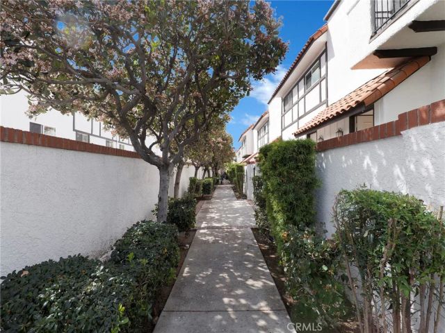 10030 Owensmouth 25, Chatsworth, CA 91311