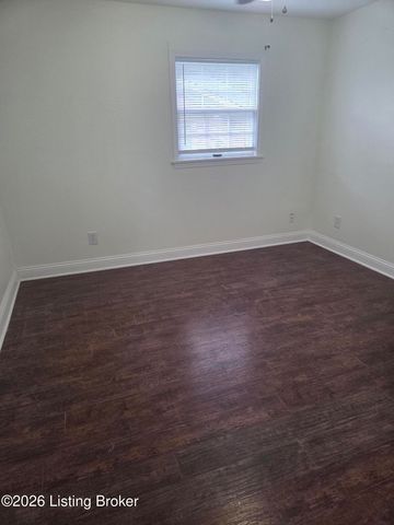 9013 Lyneve Dr, Louisville, KY 40272
