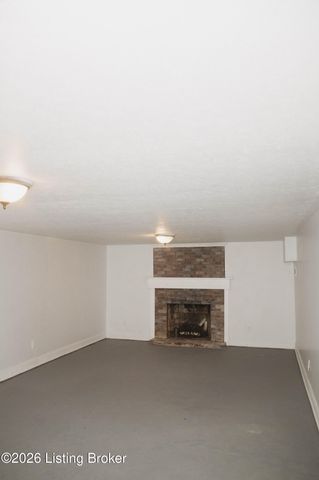 9013 Lyneve Dr, Louisville, KY 40272