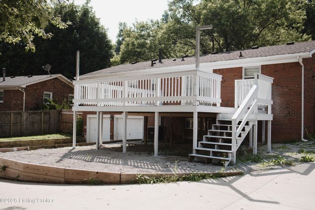 9013 Lyneve Dr, Louisville, KY 40272