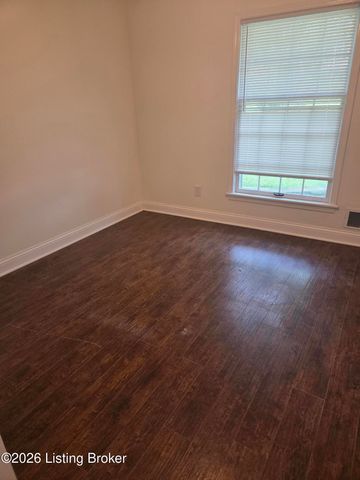 9013 Lyneve Dr, Louisville, KY 40272
