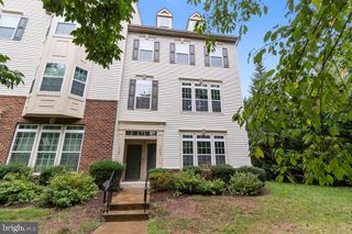7420 BRUNSON CIR #A, Gainesville, VA 20155