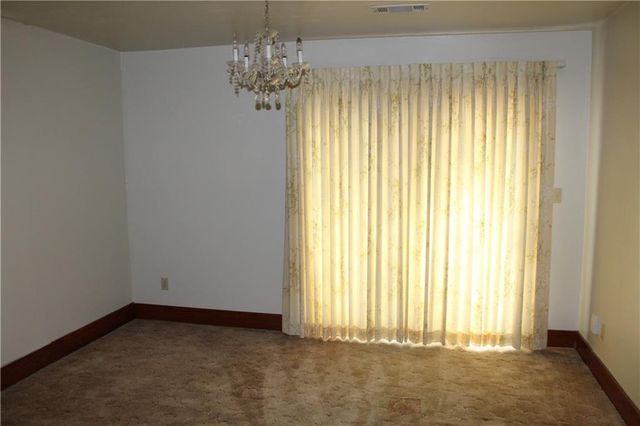 2011 S English Street, Pittsburg, KS 66762