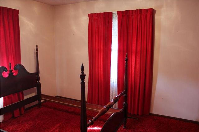 2011 S English Street, Pittsburg, KS 66762