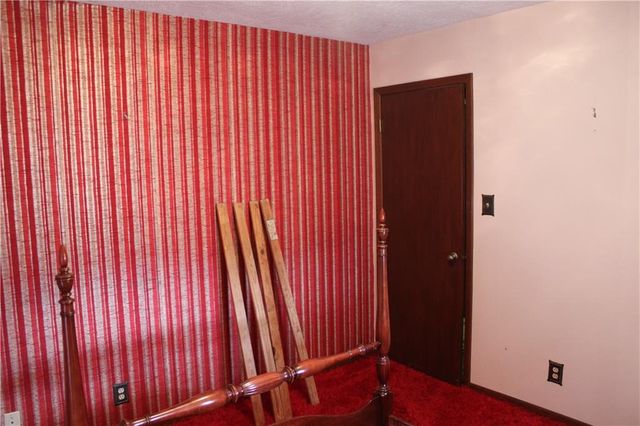 2011 S English Street, Pittsburg, KS 66762