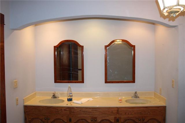 2011 S English Street, Pittsburg, KS 66762