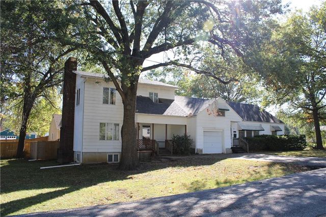 2011 S English Street, Pittsburg, KS 66762