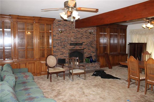 2011 S English Street, Pittsburg, KS 66762