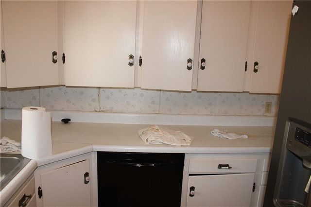 2011 S English Street, Pittsburg, KS 66762