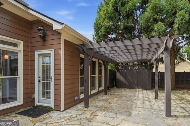 2520 Green Meadow Way, Cumming, GA 30041