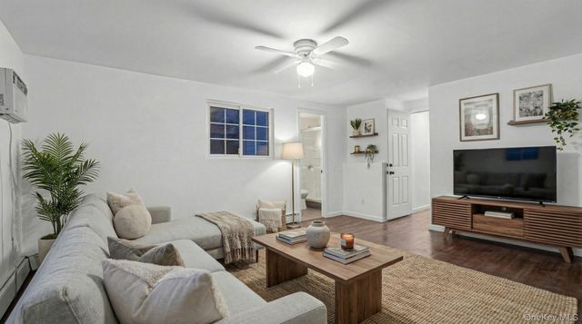 35 John Street, Port Jefferson Station, NY 11776