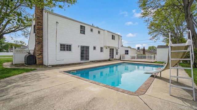 35 John Street, Port Jefferson Station, NY 11776