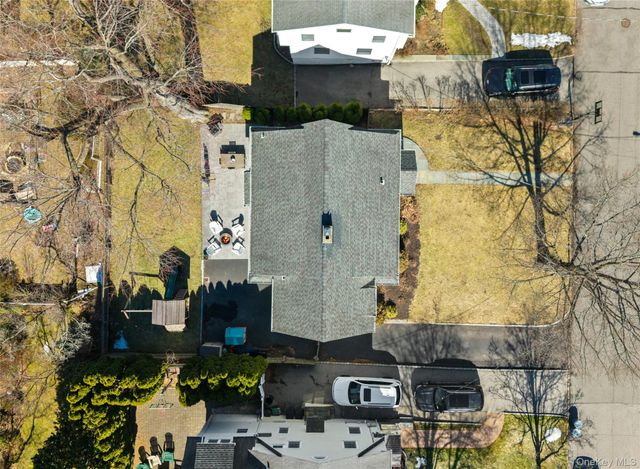 9 Rutgers Place, Scarsdale, NY 10583