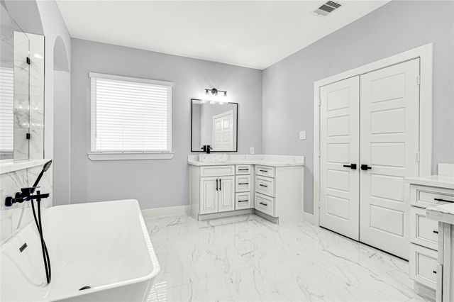 12319 Hawthorne Drive, Montgomery, TX 77356