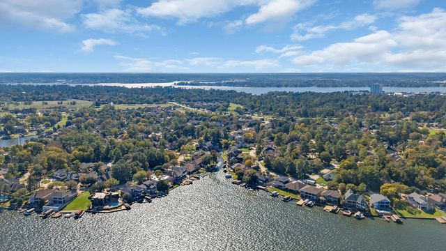 12319 Hawthorne Drive, Montgomery, TX 77356