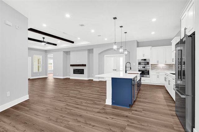 12319 Hawthorne Drive, Montgomery, TX 77356