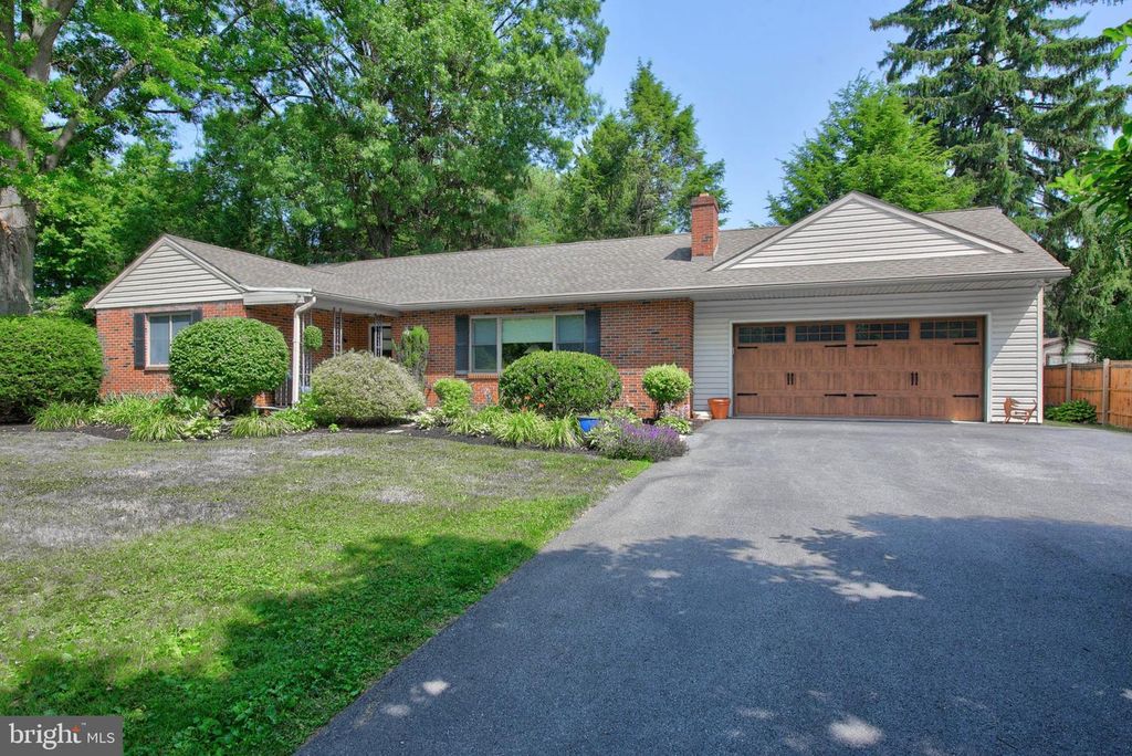 81 SUNRISE AVE, Lancaster, PA 17601