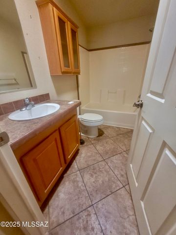 13401 E Walts Way, Vail, AZ 85641