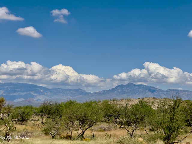 13401 E Walts Way, Vail, AZ 85641