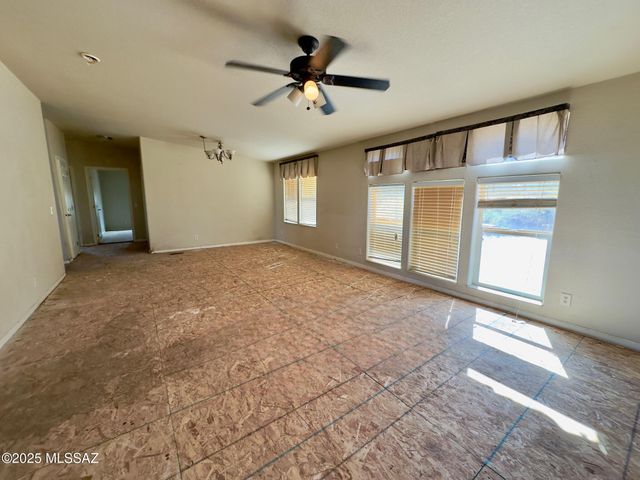 13401 E Walts Way, Vail, AZ 85641