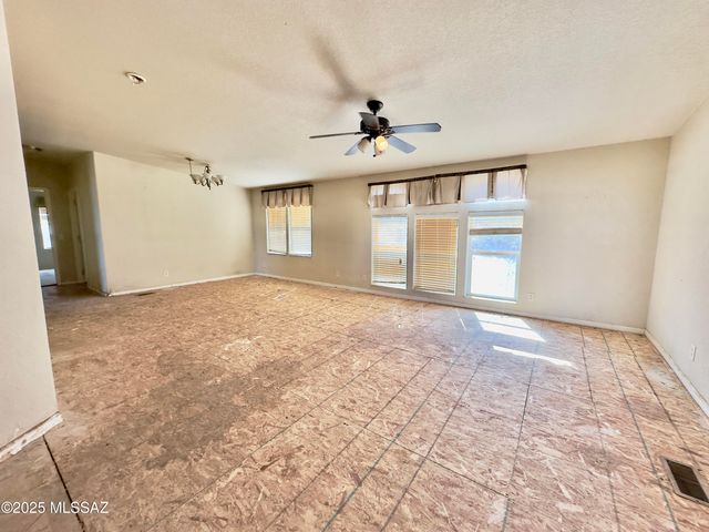 13401 E Walts Way, Vail, AZ 85641