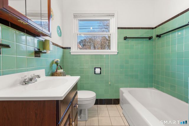 14 Roger White Drive, New Haven, CT 06511