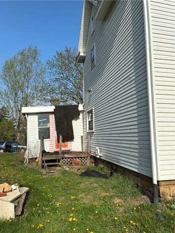 29 Buffalo Road North, Hopewell, PA 15301