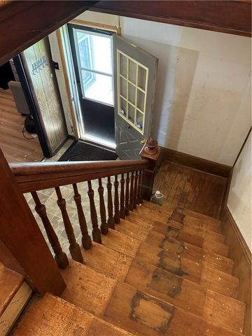 29 Buffalo Road North, Hopewell, PA 15301