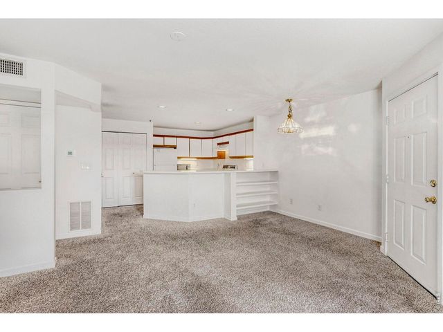 33 S Boulder Cir 303, Boulder, CO 80303