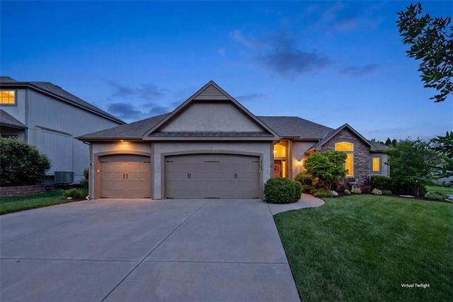 9153 Shady Bend Road, Lenexa, KS 66227
