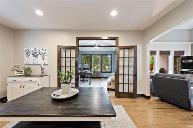 9153 Shady Bend Road, Lenexa, KS 66227