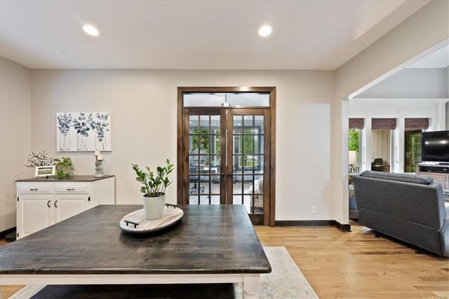 9153 Shady Bend Road, Lenexa, KS 66227