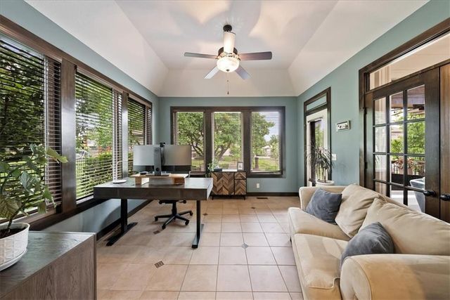 9153 Shady Bend Road, Lenexa, KS 66227