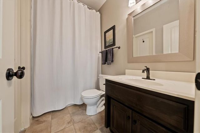 9153 Shady Bend Road, Lenexa, KS 66227