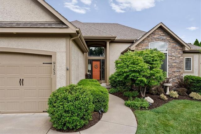 9153 Shady Bend Road, Lenexa, KS 66227